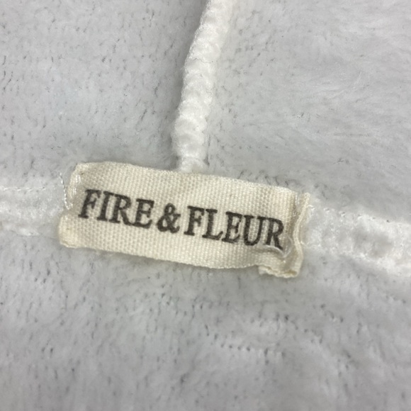 Fire & Fleur plush quarter zip (L) - Picture 3 of 6